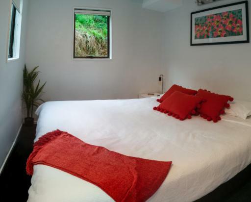 Central, Modern Loft Style Home - 2 Min Walk From Town كوينستاون المظهر الخارجي الصورة