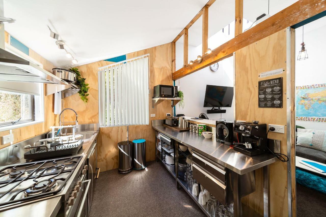 Central, Modern Loft Style Home - 2 Min Walk From Town كوينستاون المظهر الخارجي الصورة