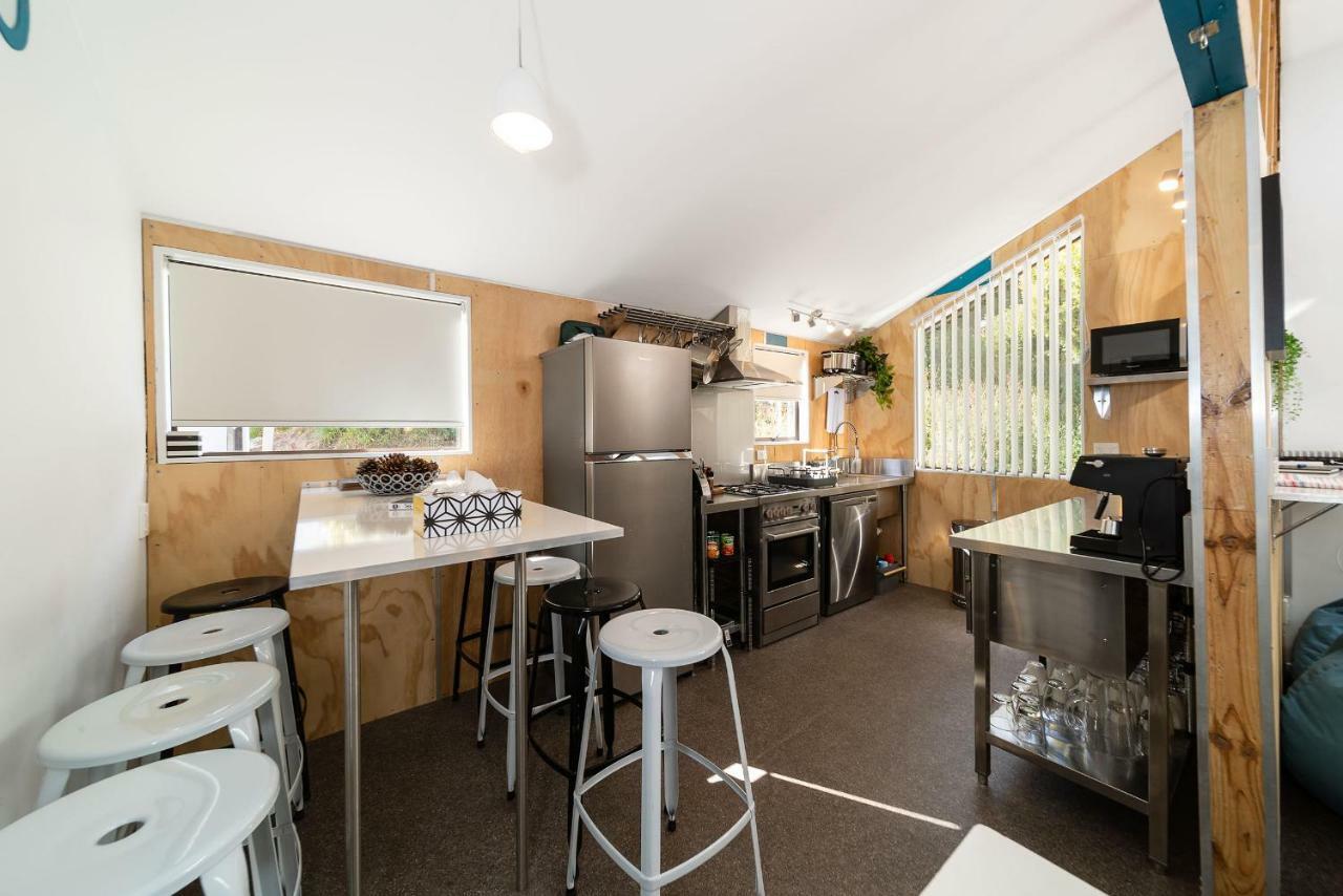 Central, Modern Loft Style Home - 2 Min Walk From Town كوينستاون المظهر الخارجي الصورة