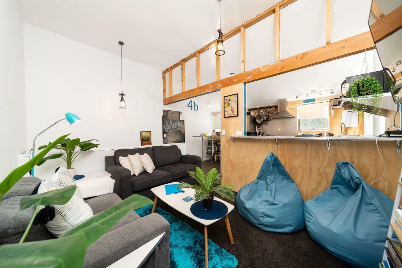 Central, Modern Loft Style Home - 2 Min Walk From Town كوينستاون المظهر الخارجي الصورة