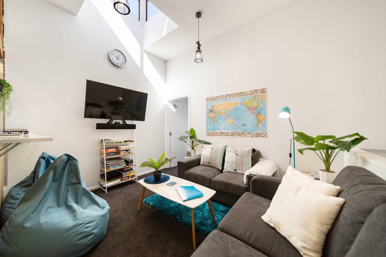 Central, Modern Loft Style Home - 2 Min Walk From Town كوينستاون المظهر الخارجي الصورة